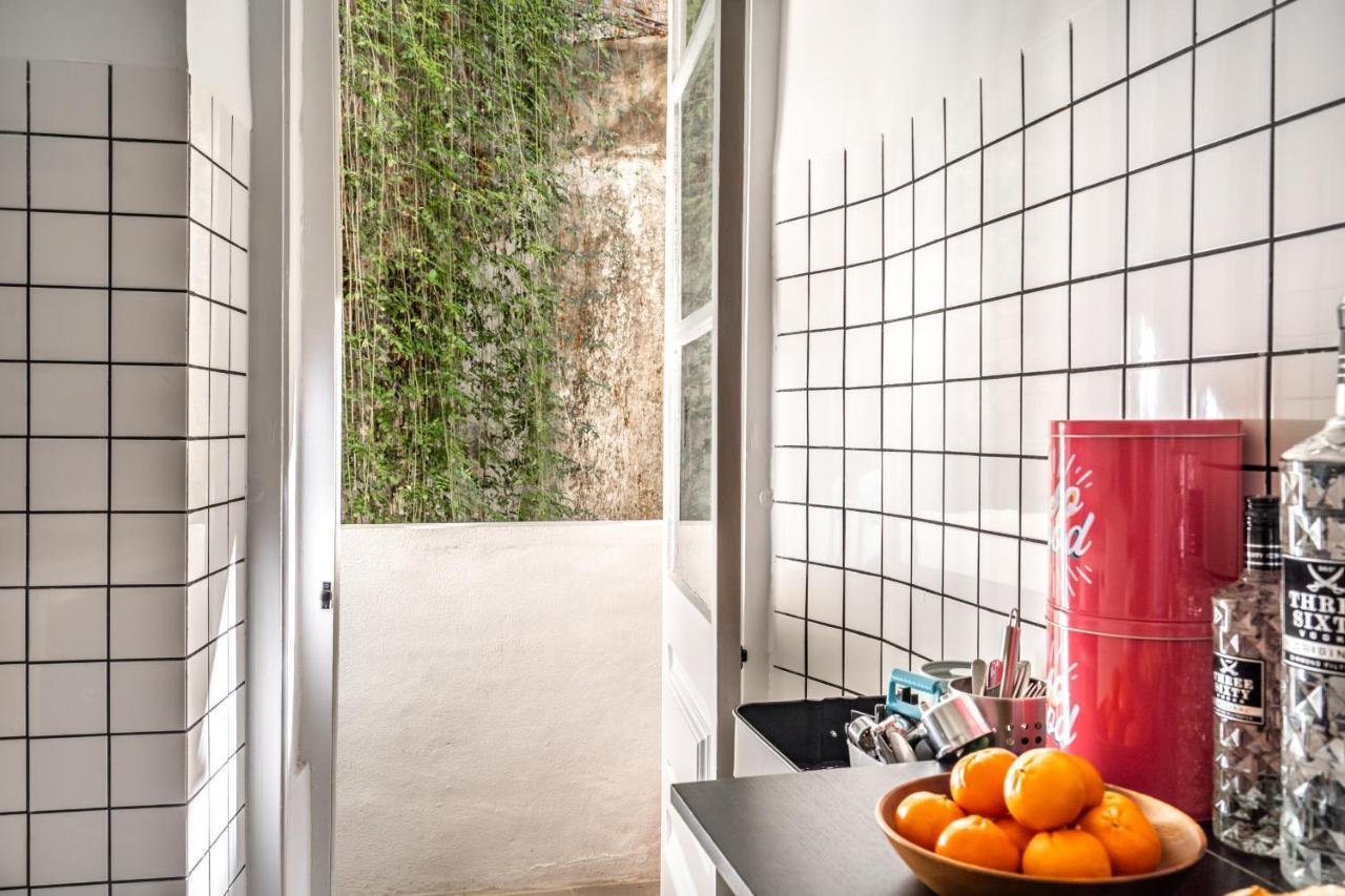 T1 Apt In Alcantara 15 Mins From Docas Apartment