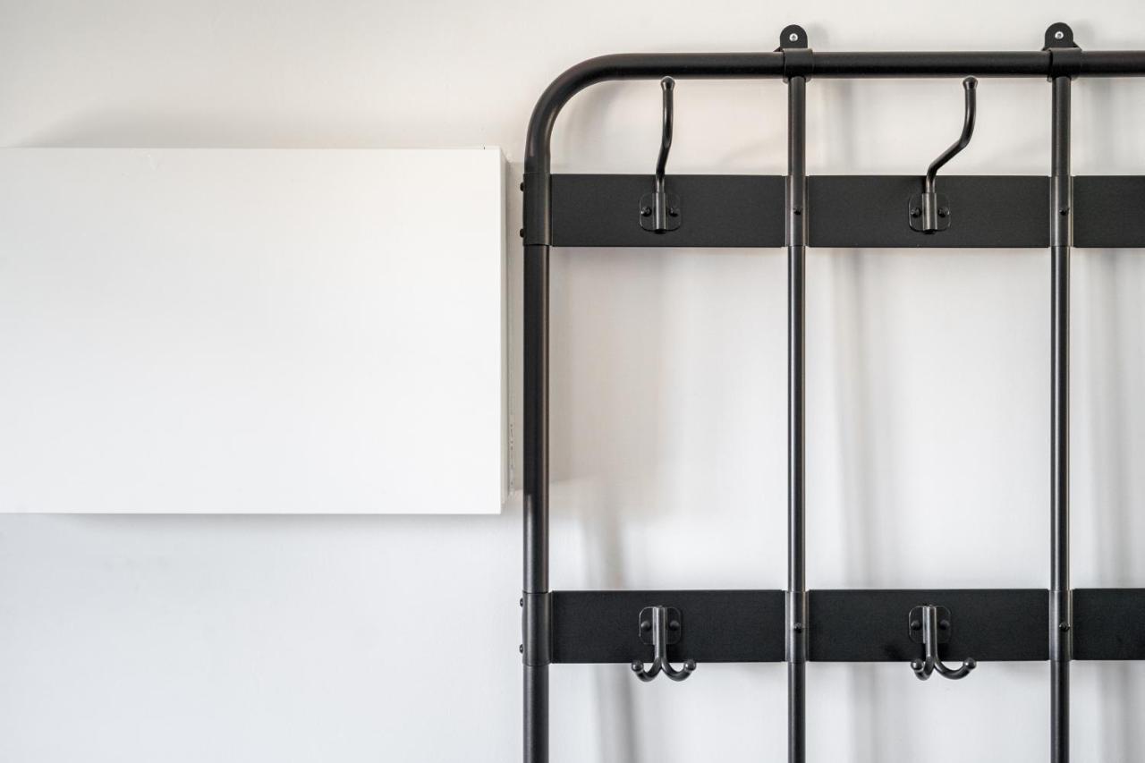 T1 Apt In Alcantara 15 Mins From Docas Lisbon