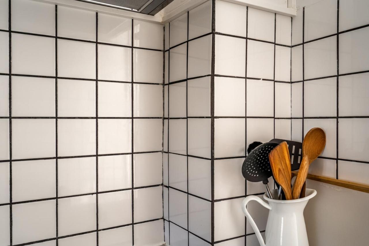 T1 Apt In Alcantara 15 Mins From Docas Apartment