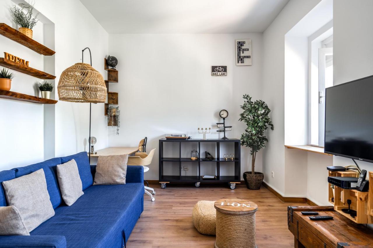 T1 Apt In Alcantara 15 Mins From Docas Apartment *
